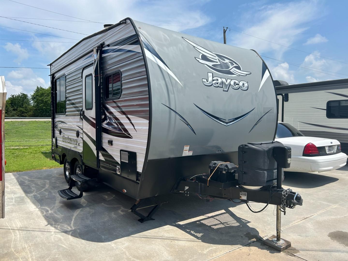 2018 Silver JAYCO OCTANE (1UJBJSBJXJ1) , located at 17760 Hwy 62, Morris, OK, 74445, 35.609104, -95.877060 - 2018 JAYCO OCTANE SUPER LITE 161 TOYHAULER IS 16FT, FEATURES STAINLESS STEEL APPLIANCES, SEAMLESS COUNTERTOPS, SPRING ASSIST REAR RAMP DOOR, SLIDE DOWN SCREEN DOOR, REAR ELECTRIC QUEEN BED WITH ROLLOVER SOFA, TUB/SHOWER COMBO, INTERIOR/EXTERIOR SPEAKERS, OUTSIDE SHOWER, AND AN OUTSIDE FILL UP STATIO - Photo#0